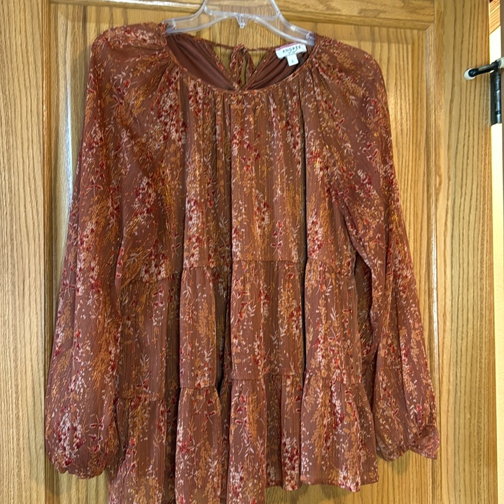 Andree women’s Large flowy dress top burnt orange with floral design